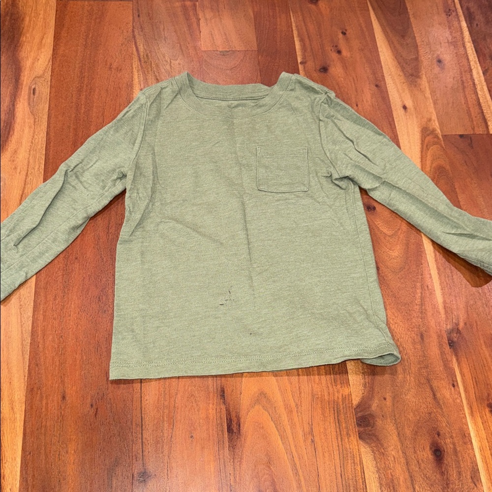 Bundle - Toodler sweaters and Ling sleeve T-Shirts - Picture 3 of 10